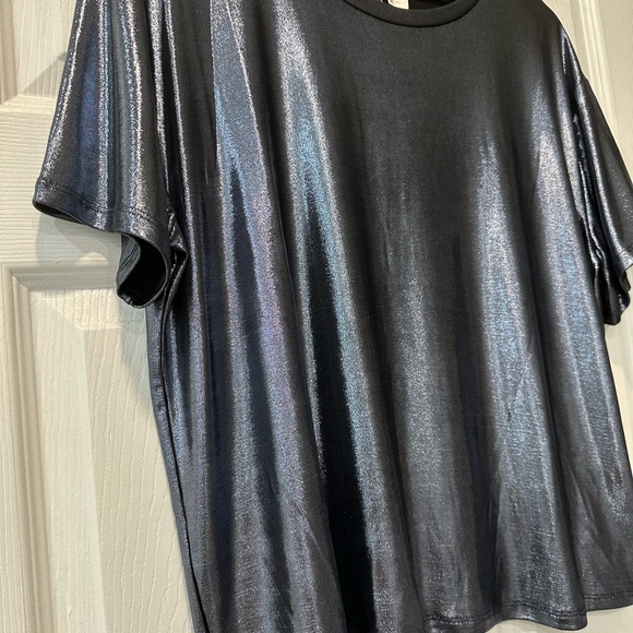 H&M Shimmering Silver Short Sleeve Top - Picture 2 of 9